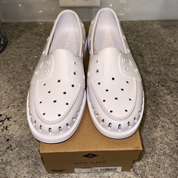 NIB Sperry Authentic Original Float Boat Shoes for Ladies - Picture 1 of 15